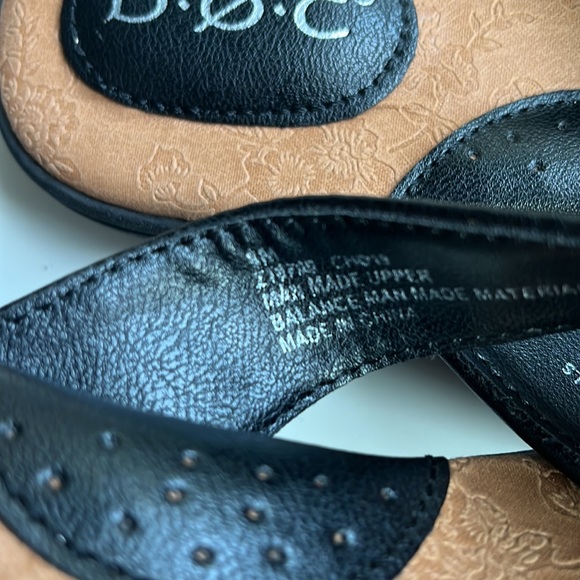 boc Shoes Nwot Boc Black Thong Zita Flip Flop Sandals With Padded